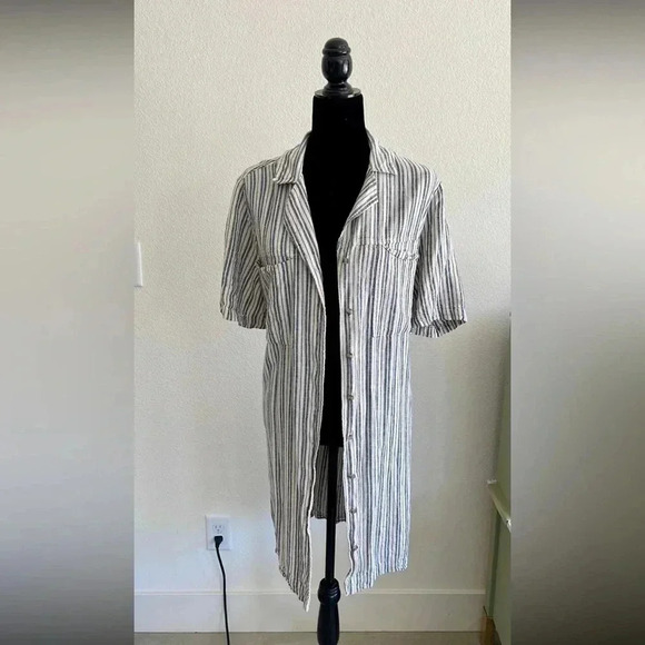 Short Sleeve Long Button Down Relaxed Fit - Picture 1 of 2